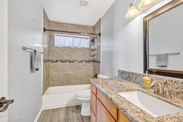 446 W Silvertip Road, Tucson, AZ 85737