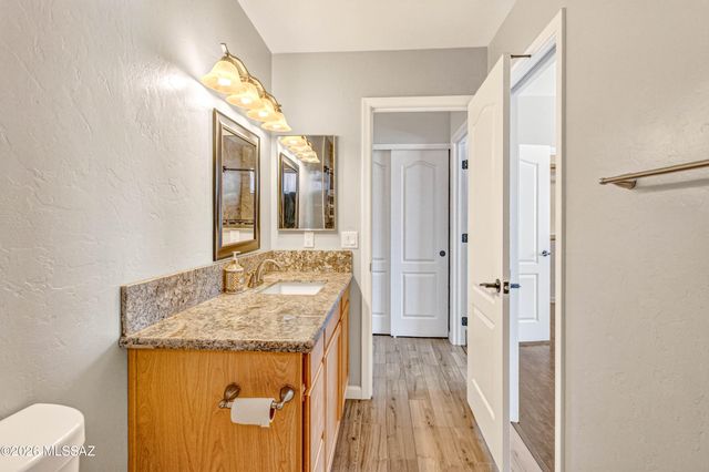 446 W Silvertip Road, Tucson, AZ 85737