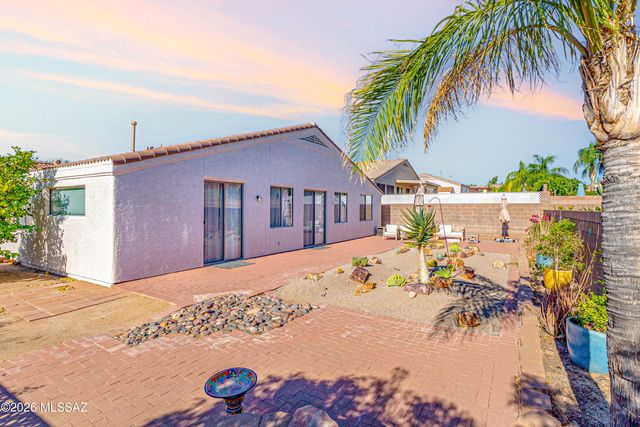 446 W Silvertip Road, Tucson, AZ 85737