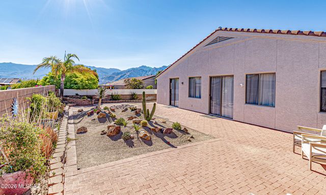 446 W Silvertip Road, Tucson, AZ 85737