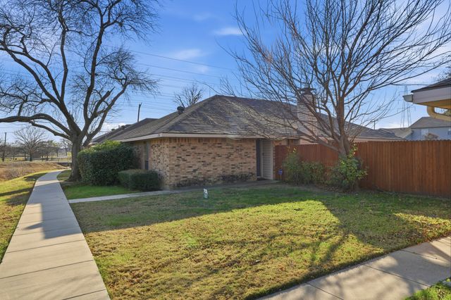 2306 Carol Good Lane, Carrollton, TX 75006