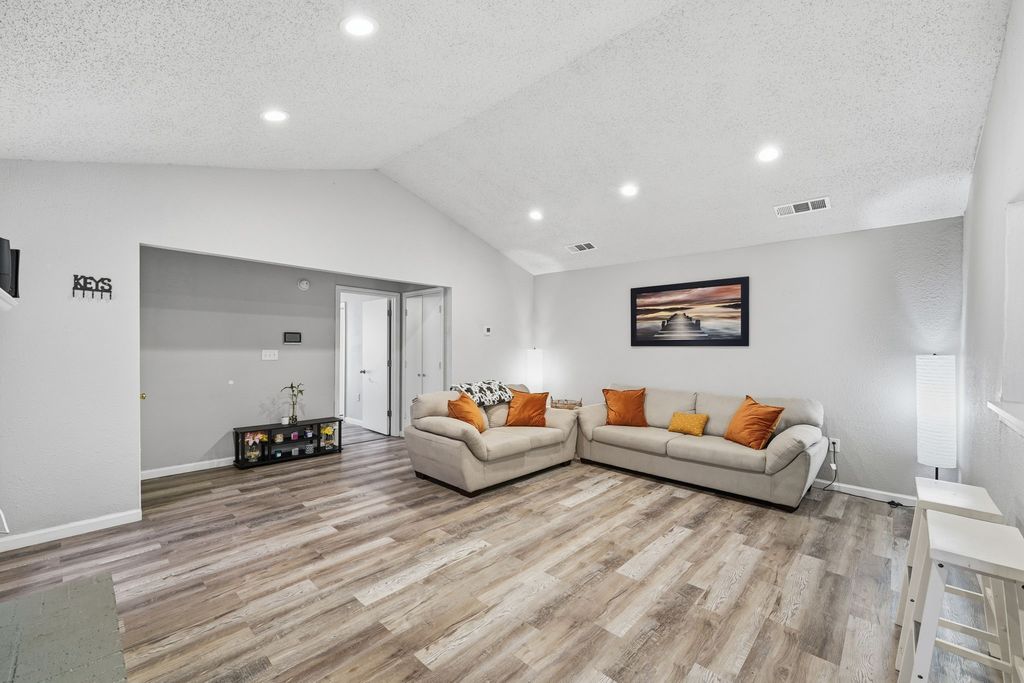 2306 Carol Good Lane, Carrollton, TX 75006