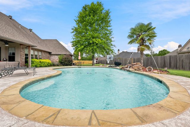 605 Fall Winds Circle, Bossier City, LA 71111