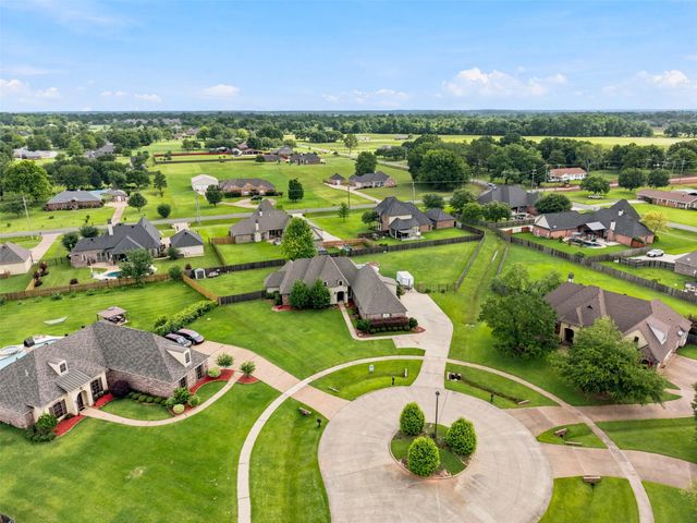 605 Fall Winds Circle, Bossier City, LA 71111