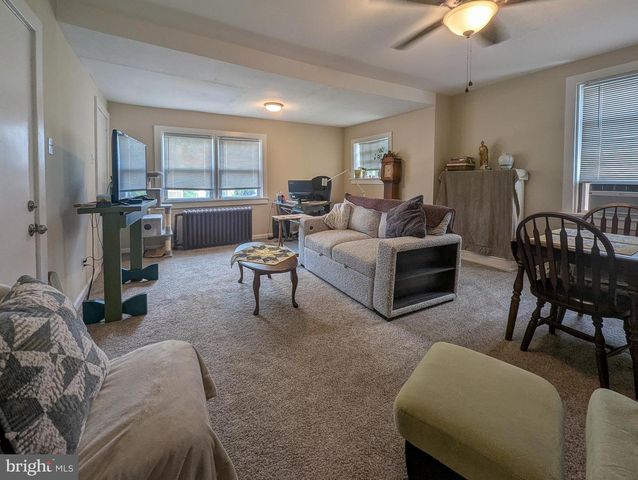 122 EGERTON, Glenside, PA 19038