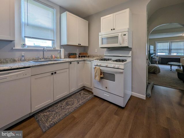 122 EGERTON, Glenside, PA 19038