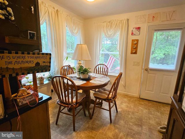 184 WINTER ROAD, Paw Paw, WV 25434