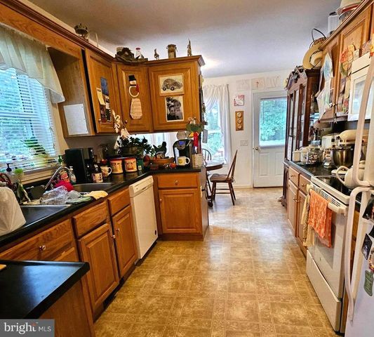 184 WINTER ROAD, Paw Paw, WV 25434