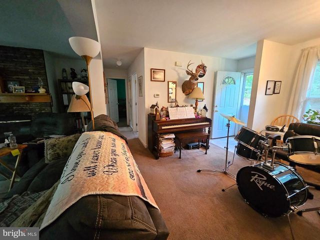 184 WINTER ROAD, Paw Paw, WV 25434