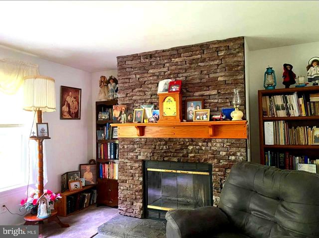 184 WINTER ROAD, Paw Paw, WV 25434