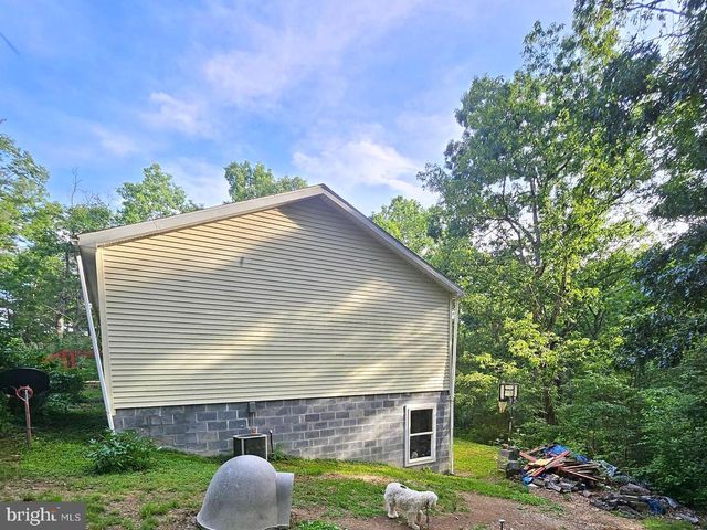184 WINTER ROAD, Paw Paw, WV 25434