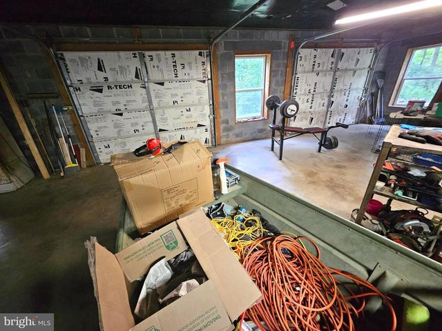 184 WINTER ROAD, Paw Paw, WV 25434