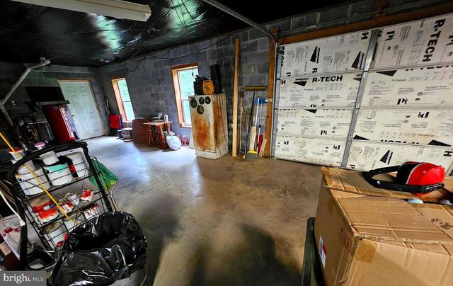 184 WINTER ROAD, Paw Paw, WV 25434