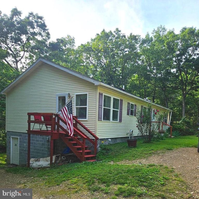 184 WINTER ROAD, Paw Paw, WV 25434
