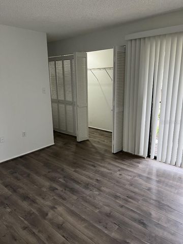 926 SUNRIDGE DRIVE F1, Sarasota, FL 34234