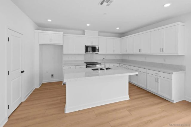 10252 Riverhill Lane, Lakeside, CA 92040