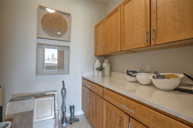 4628 Rail Runner Road, Santa Fe, NM 87507