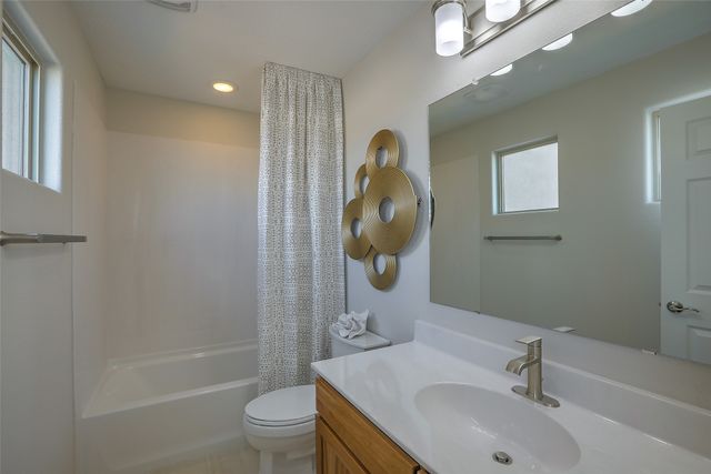 4628 Rail Runner Road, Santa Fe, NM 87507