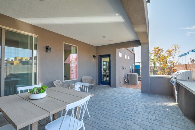 4628 Rail Runner Road, Santa Fe, NM 87507