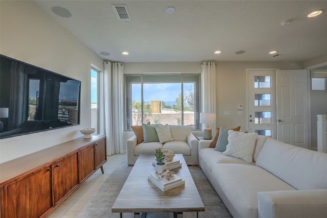 4628 Rail Runner Road, Santa Fe, NM 87507