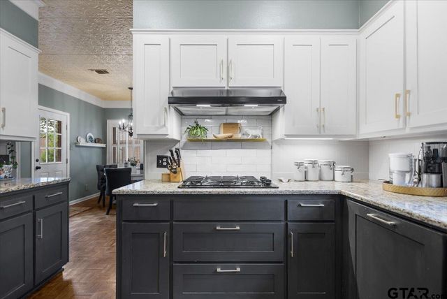 5911 Foxcroft RD, Tyler, TX 75703
