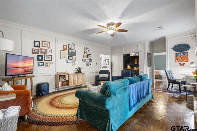 5911 Foxcroft RD, Tyler, TX 75703
