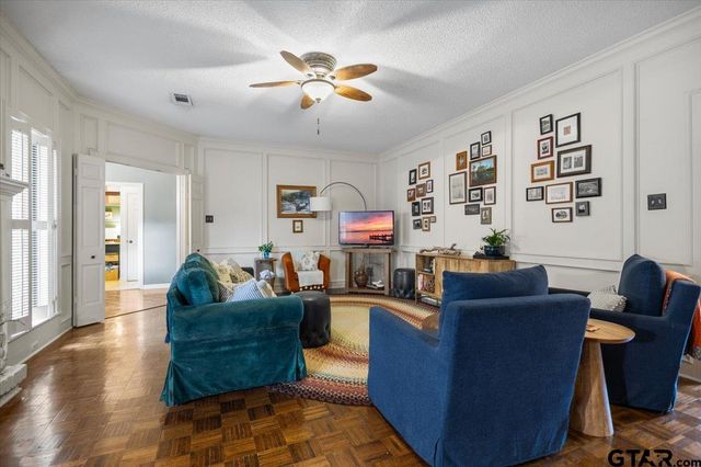 5911 Foxcroft RD, Tyler, TX 75703