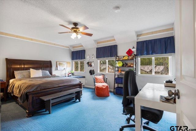 5911 Foxcroft RD, Tyler, TX 75703