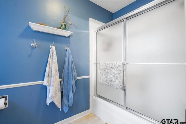 5911 Foxcroft RD, Tyler, TX 75703