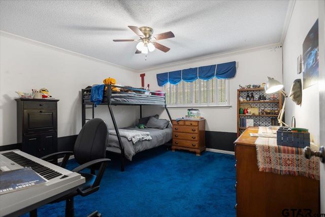 5911 Foxcroft RD, Tyler, TX 75703