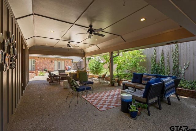 5911 Foxcroft RD, Tyler, TX 75703