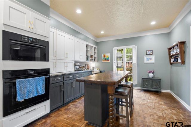 5911 Foxcroft RD, Tyler, TX 75703