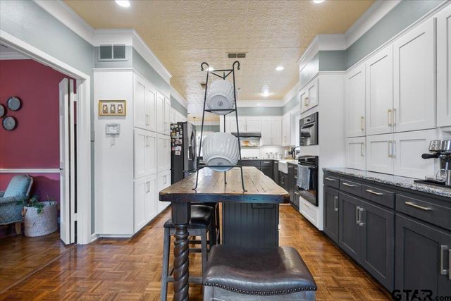 5911 Foxcroft RD, Tyler, TX 75703