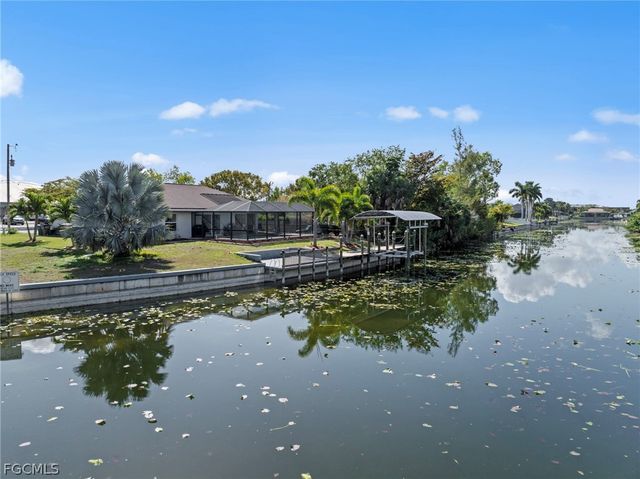 126 SE 15th PL, Cape Coral, FL 33990