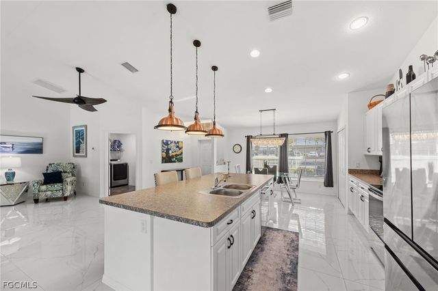 126 SE 15th PL, Cape Coral, FL 33990