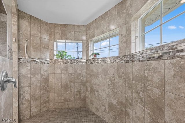 126 SE 15th PL, Cape Coral, FL 33990