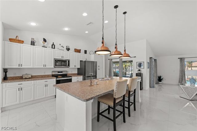 126 SE 15th PL, Cape Coral, FL 33990