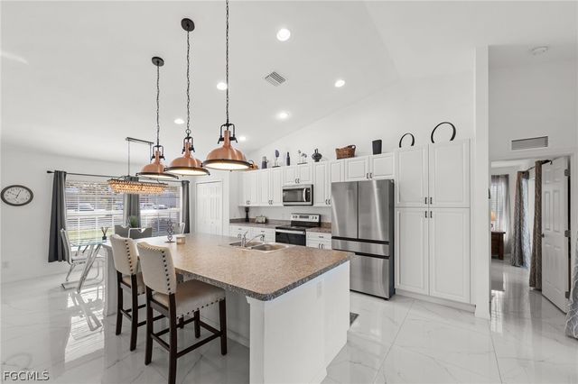 126 SE 15th PL, Cape Coral, FL 33990