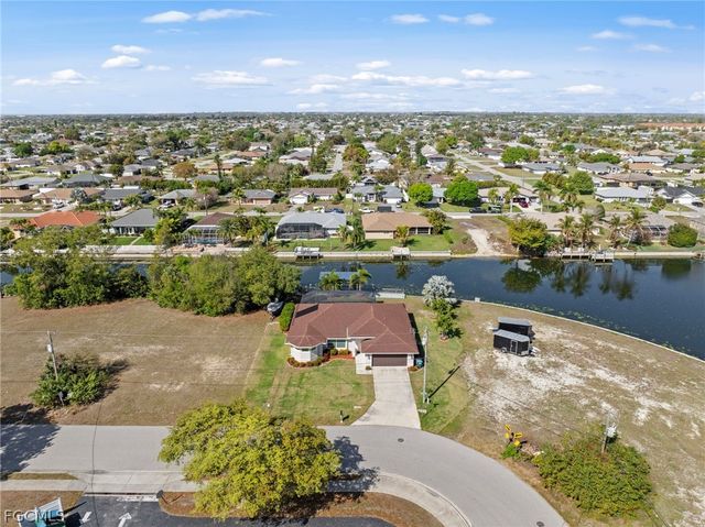 126 SE 15th PL, Cape Coral, FL 33990