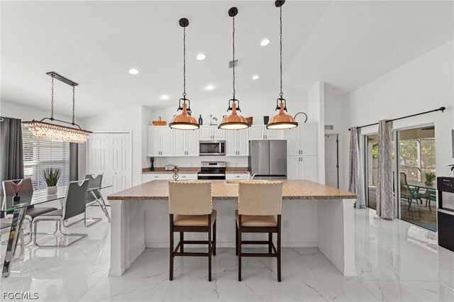 126 SE 15th PL, Cape Coral, FL 33990