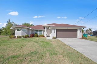 126 SE 15th PL, Cape Coral, FL 33990