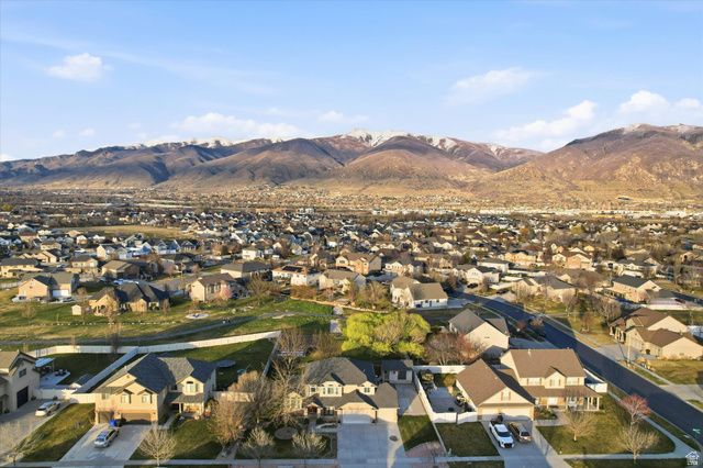 324 N IRONSIDE WAY, Farmington, UT 84025