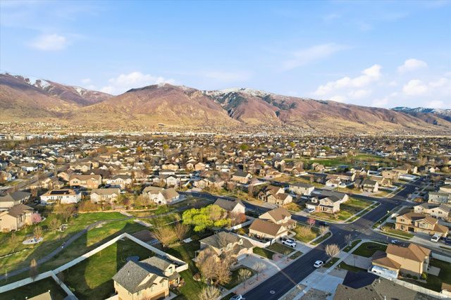 324 N IRONSIDE WAY, Farmington, UT 84025