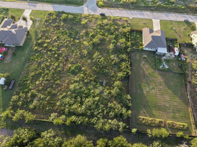232 E Ridge LN, Kyle, TX 78640