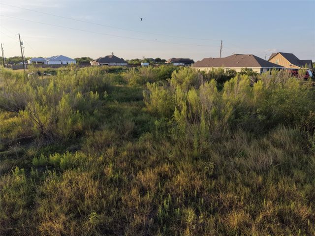 232 E Ridge LN, Kyle, TX 78640
