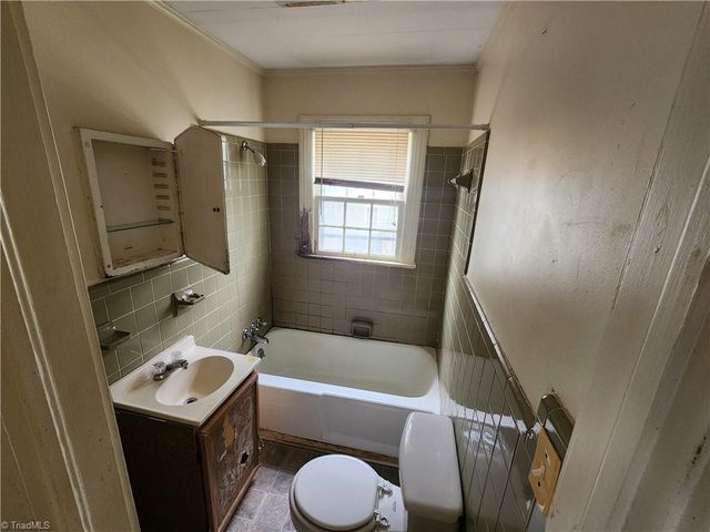 2709 Eastwood Drive, Winston-salem, NC 27107