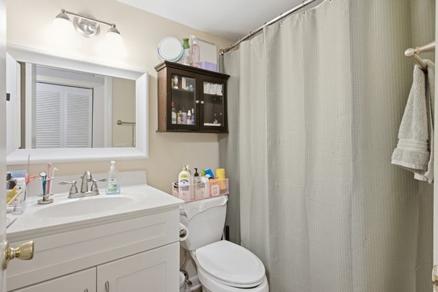 201 Summit Ridge Dr, Nashville, TN 37215