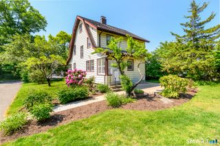 16 Vine Road, Stamford, CT 06905