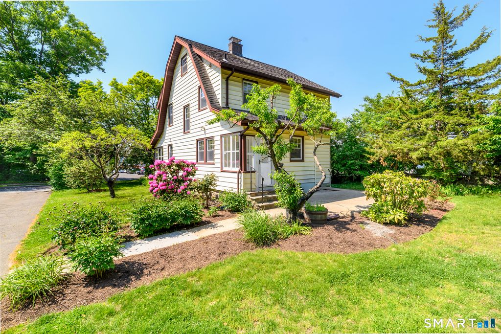 16 Vine Road, Stamford, CT 06905