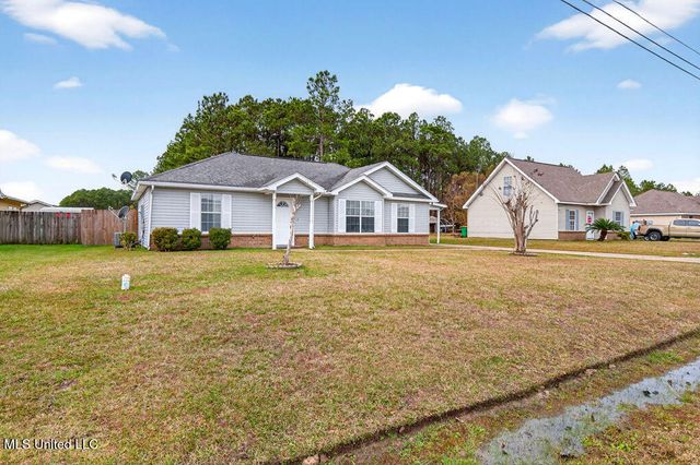 10617 Maple Street, Ocean Springs, MS 39565